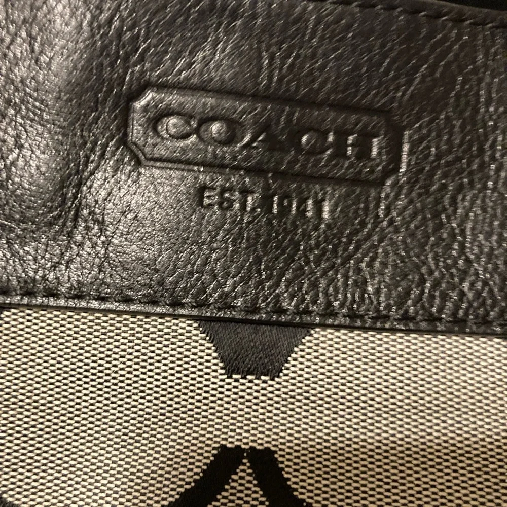 Coach Tan/Black Leather Trim C Signature Jaguar Shoulder Bag Excellent - Picture 3 of 10